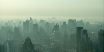 edifici di una città inquinata